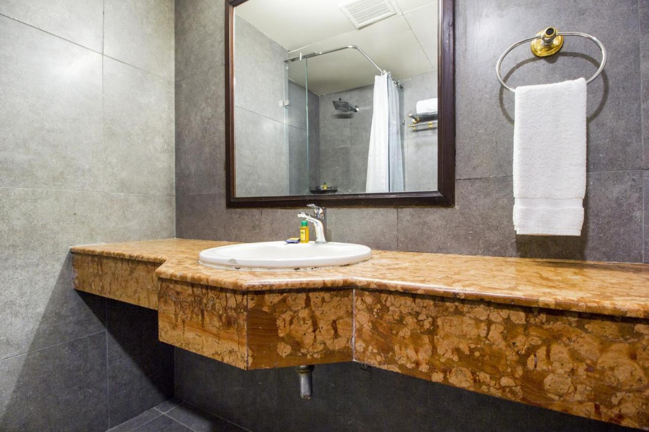 Fabhotel Sheronz Piccadily Chowk Chandīgarh Eksteriør billede
